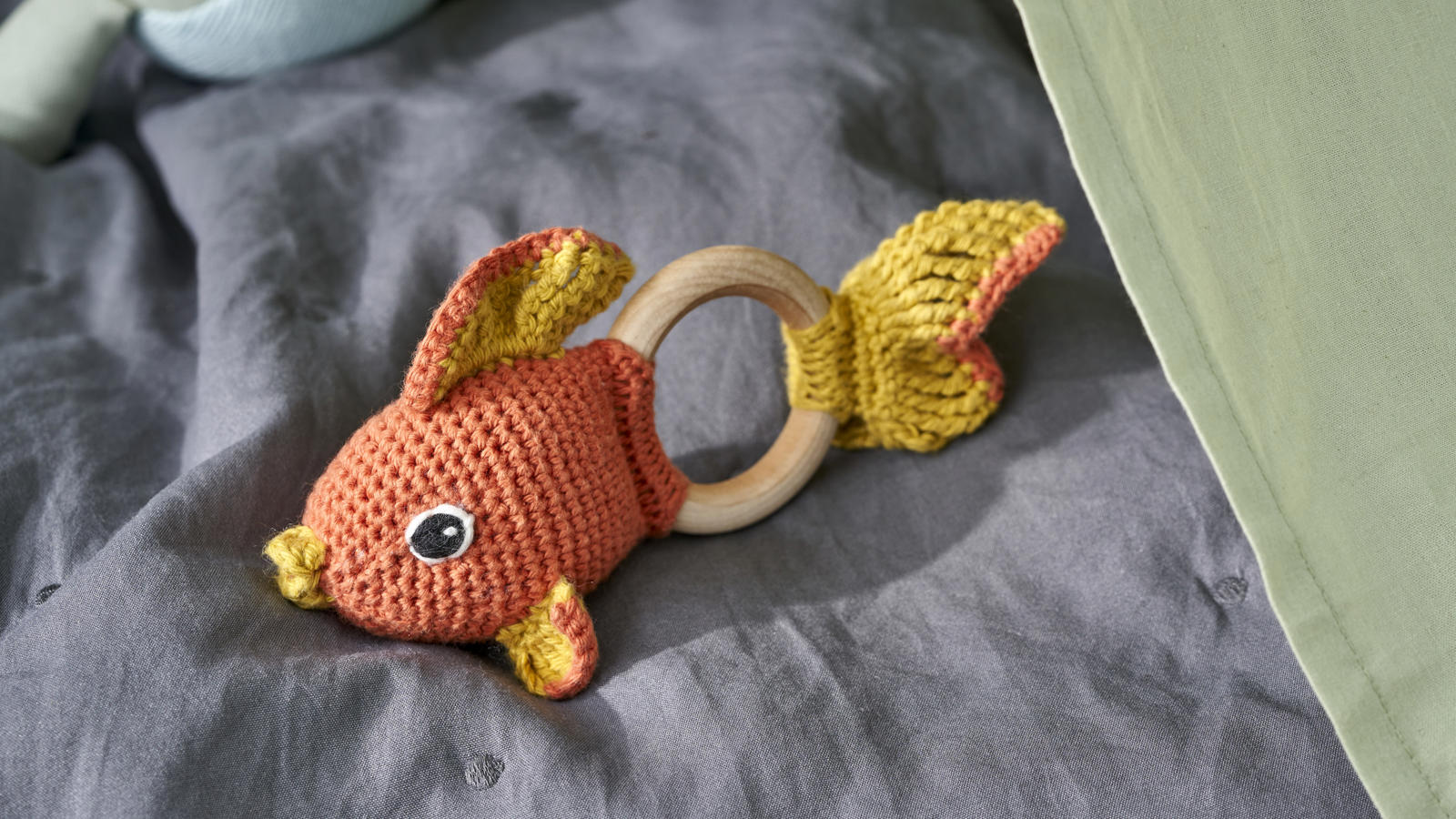 Broche artisanale en forme de poisson carpe koï : ornement de carpe Broche artisanale en forme de poisson carpe koï : ornement de carpe