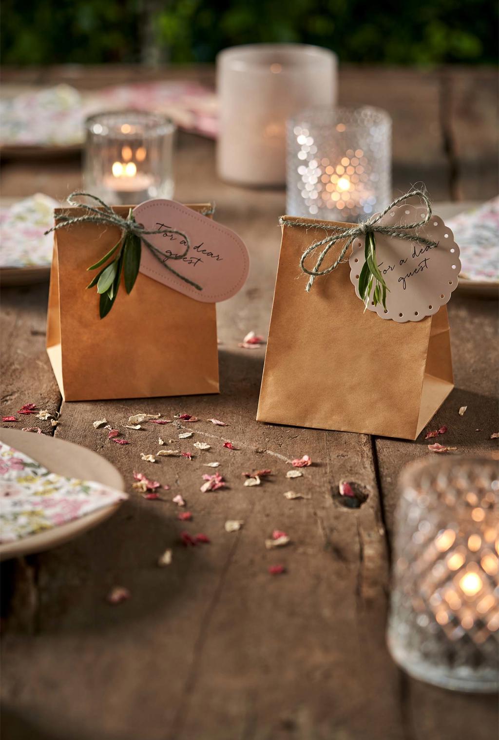 Élégance à table : bol de service en chaudron de qualité supérieure pour toutes les occasions Élégance à table : bol de service en chaudron de qualité supérieure pour toutes les occasions