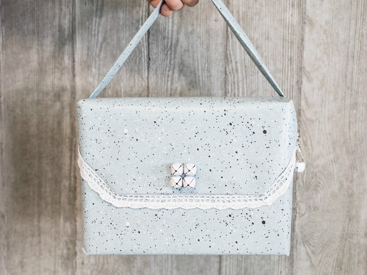Fun giftwrapping as handbag DIYprojects Søstrene Grene