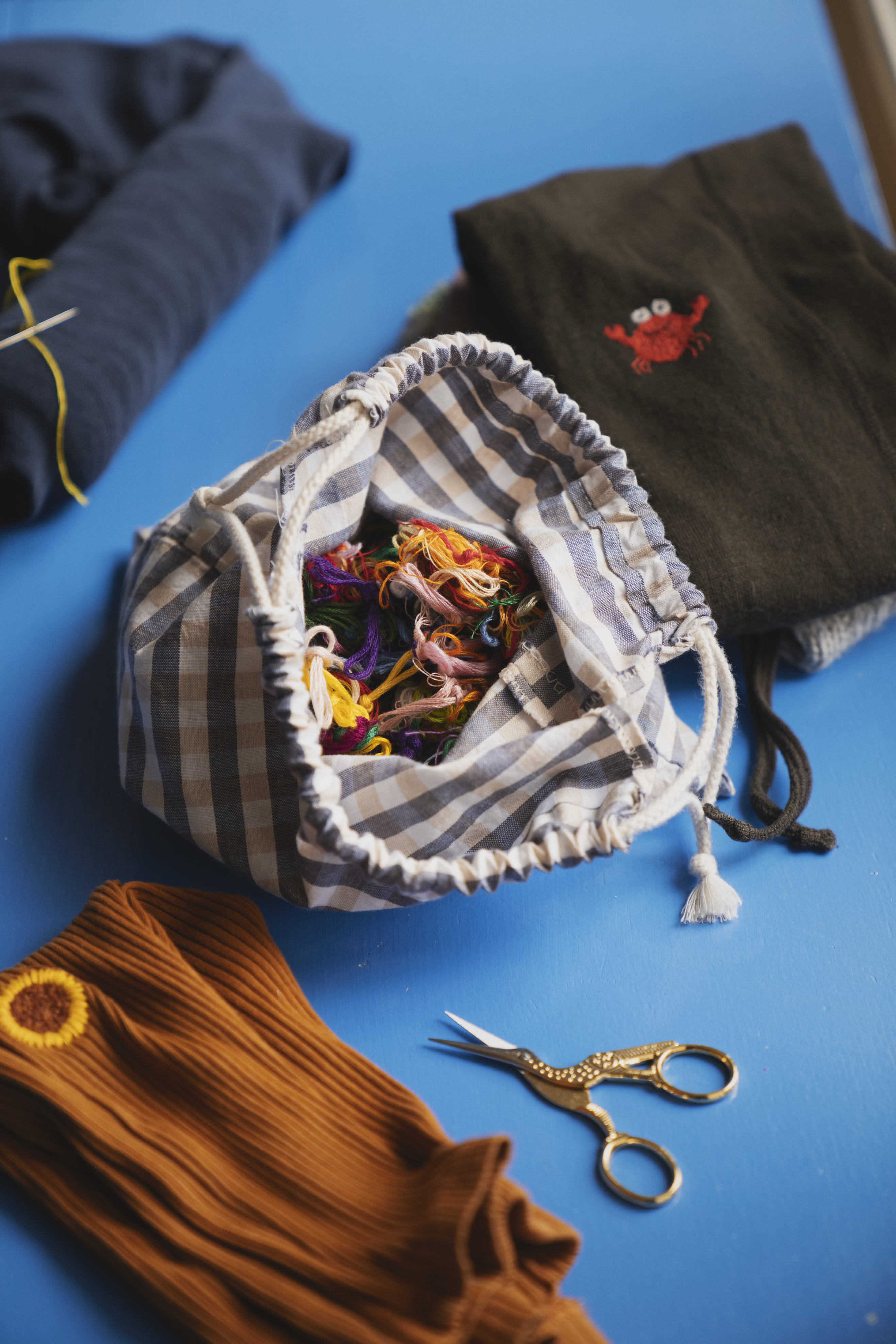 Anna personnalise ses vêtements façon « visible mending » | Søstrene Grene