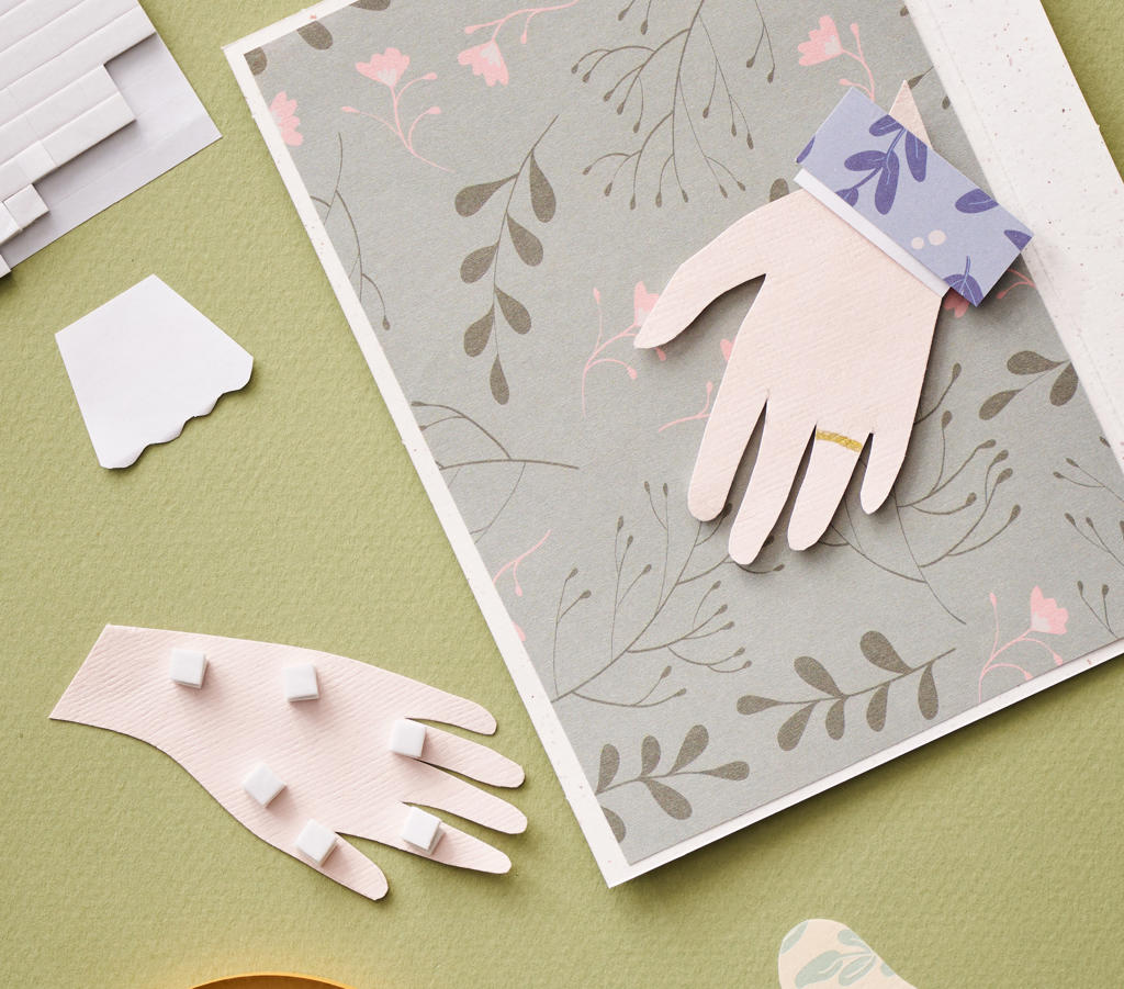 Inviting Hand Design Holding hands invitation | DIY-projects | Søstrene Grene