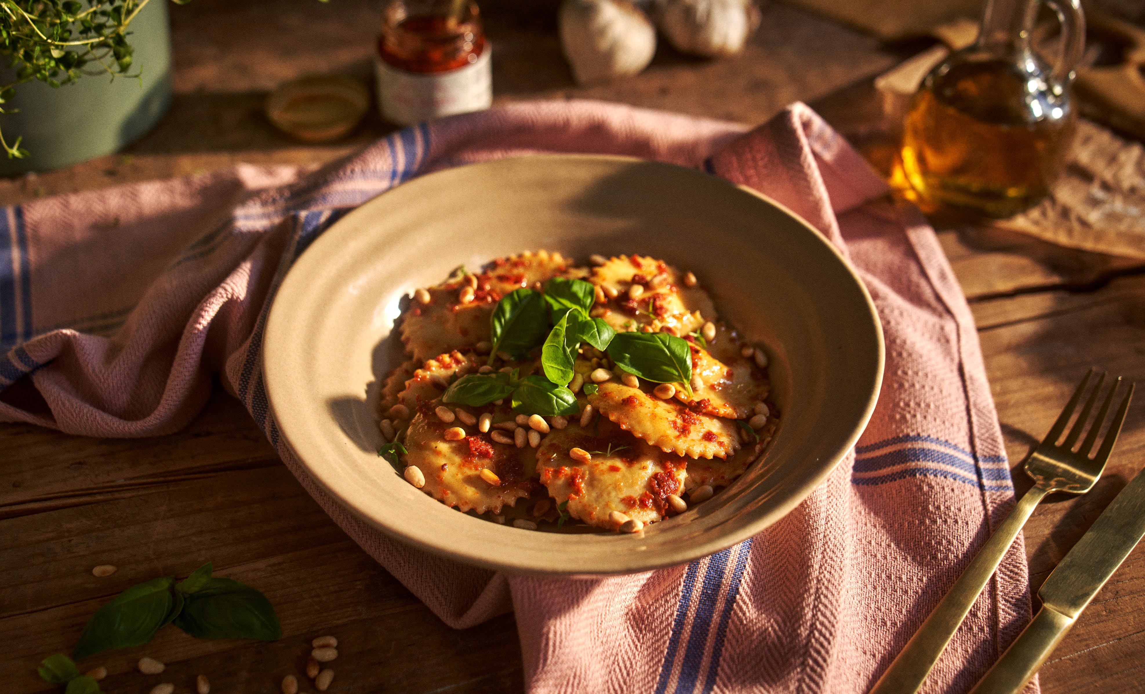 Selbstgemachte Ravioli gefüllt mit Pesto und Ricotta | DIY-Projekten ...