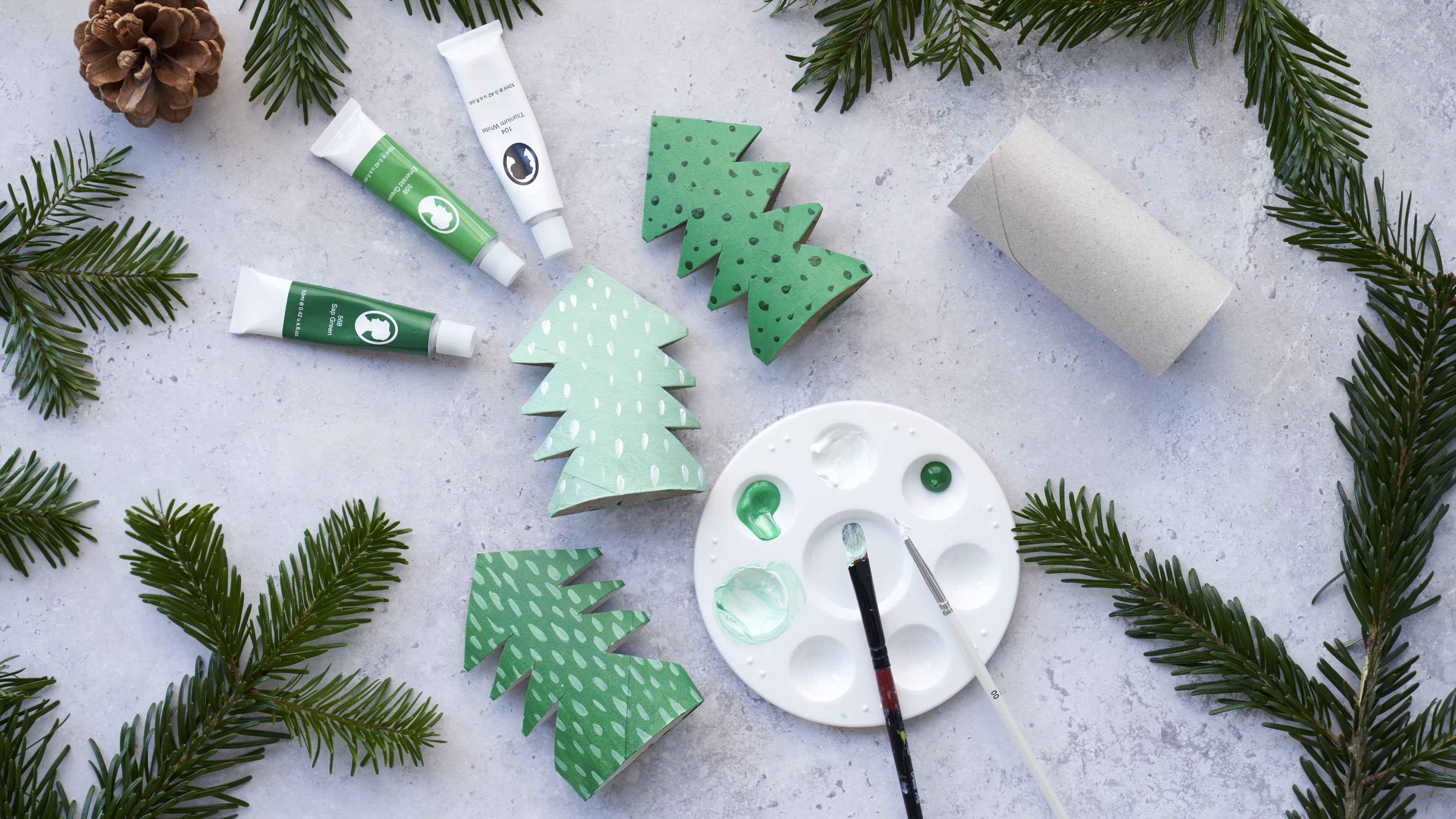 Sapin de Noël en rouleau de papier toilette Projets de bricolage Søstrene Grene