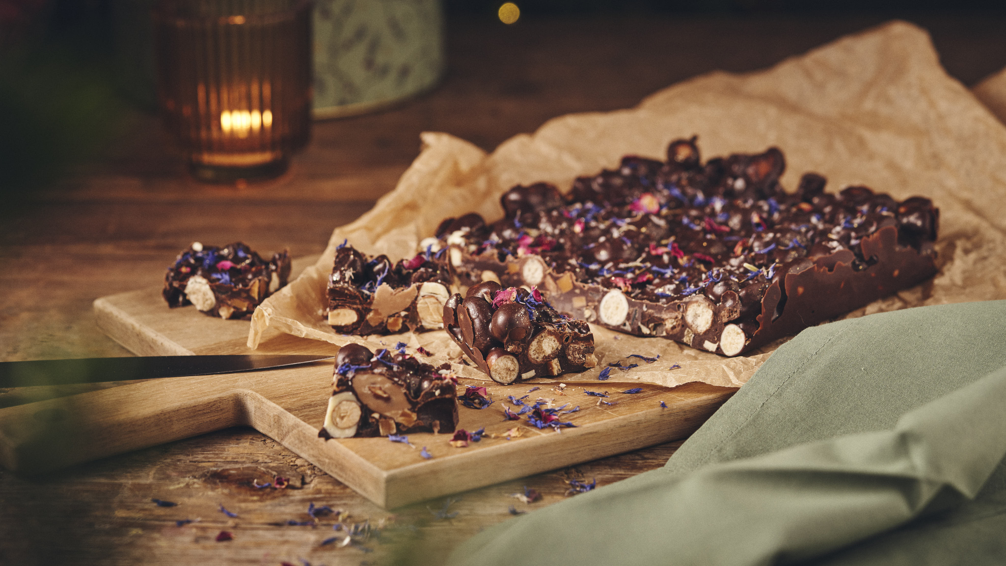 Rocky Road mit Karamell, Nüssen und Trockenfrüchten | DIY-Projekten ... Rocky Road mit Karamell, Nüssen und Trockenfrüchten | DIY-Projekten ...