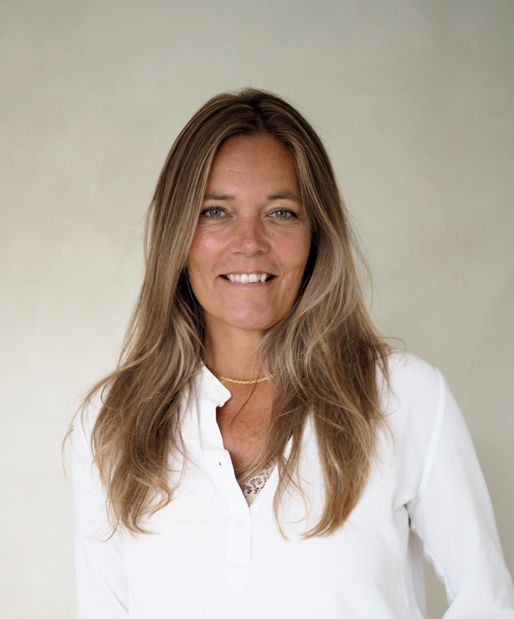 Maria blossoms in her garden | Søstrene Grene