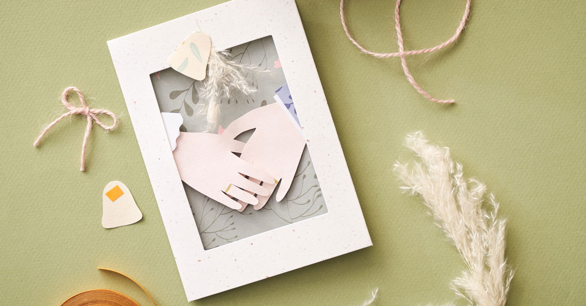 Inviting Hand Design Holding hands invitation | DIY-projects | Søstrene Grene