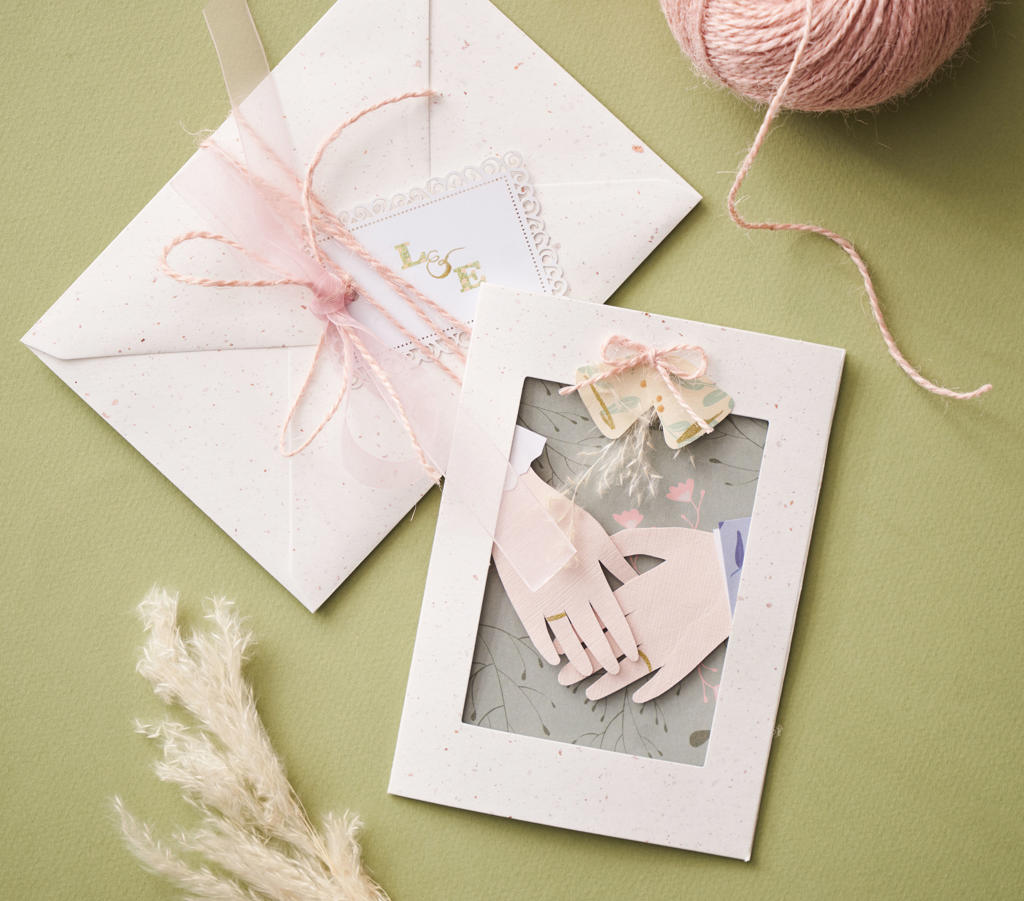 Inviting Hand Design Holding hands invitation | DIY-projects | Søstrene Grene